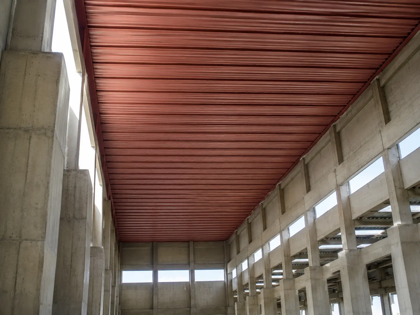Copertura industriale ABB a Monselice realizzata da R.B. s.n.c.