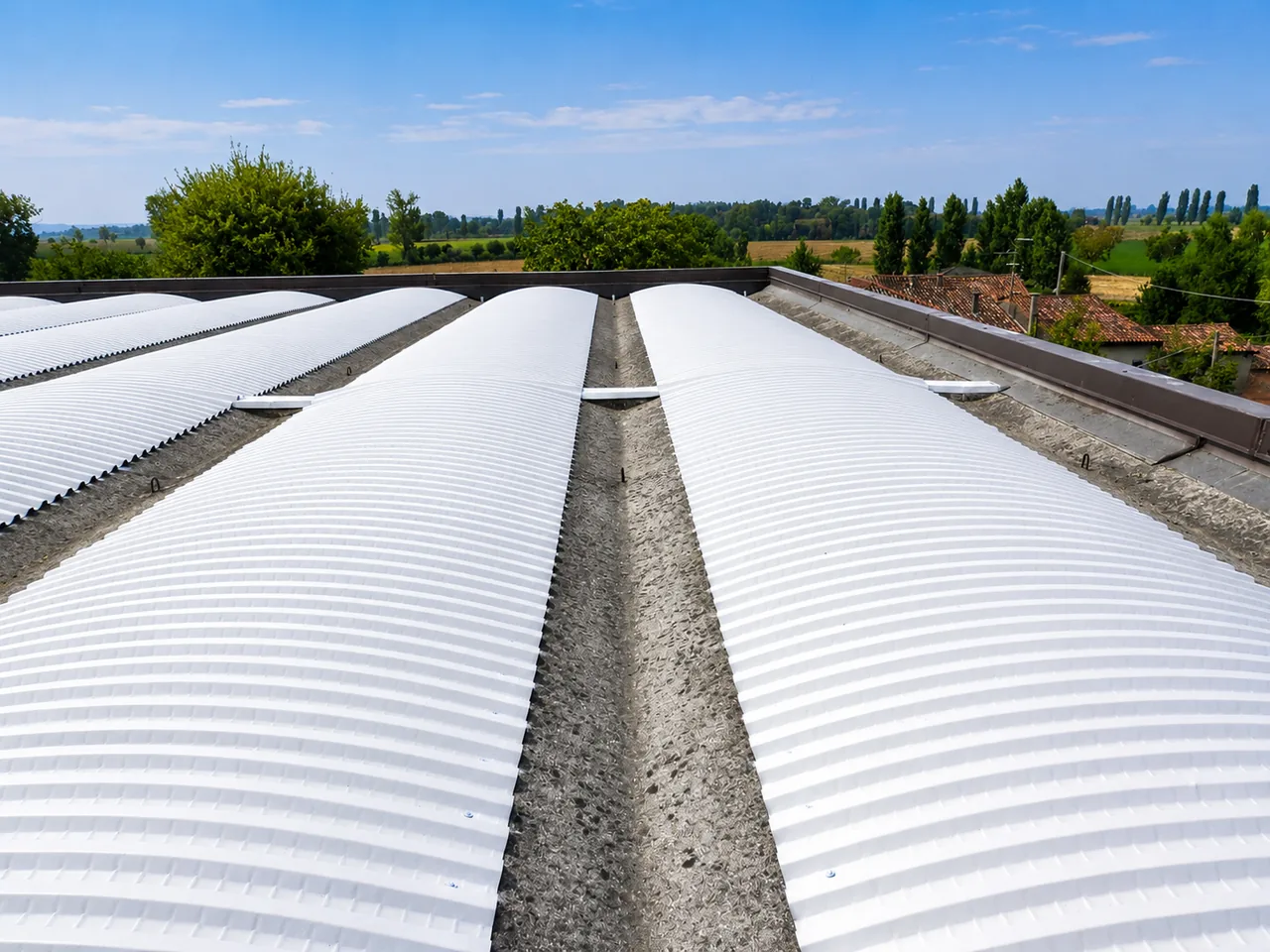 Vista prospettica della nuova copertura industriale dopo lo smaltimento eternit